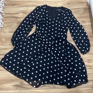 black polka dot dress v neck size 6